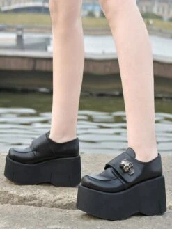 Black Lolita Shoes Gothic Skull Flatform Round Toe PU Leather Lolita Pumps