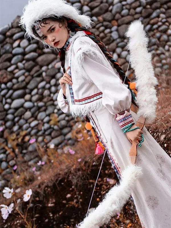 Pastoral Style Lolita Outfits White Jacquard Fringe Long Sleeves Overcoat Top - Image 2