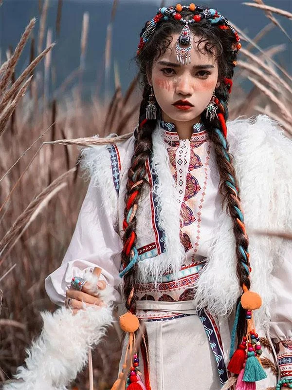 Pastoral Style Lolita Outfits White Jacquard Fringe Long Sleeves Overcoat Top - Image 3